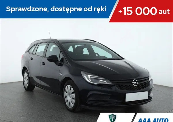 pomorskie Opel Astra cena 35000 przebieg: 189380, rok produkcji 2018 z Prusice